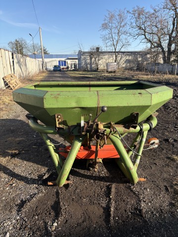 Rozsiewacz Amazone 803