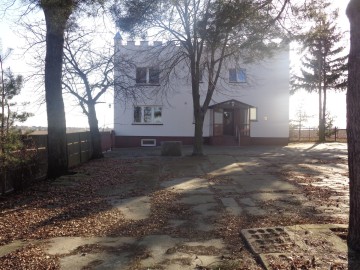 WYNAJMĘ DOM &ndash; OBRZEŻA ŚLESINA