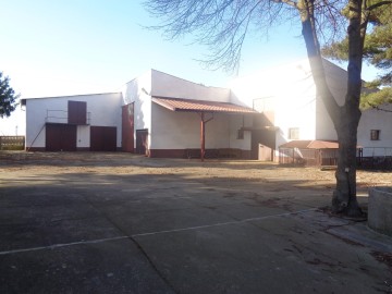 WYNAJMĘ DOM &ndash; OBRZEŻA ŚLESINA