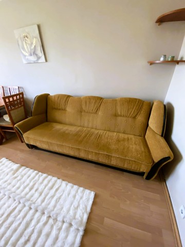 Sprzedam wersalkę rozkładaną z pojemnikiem na pościel