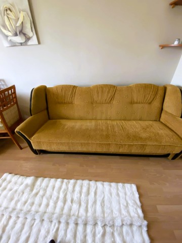 Sprzedam wersalkę rozkładaną z pojemnikiem na pościel