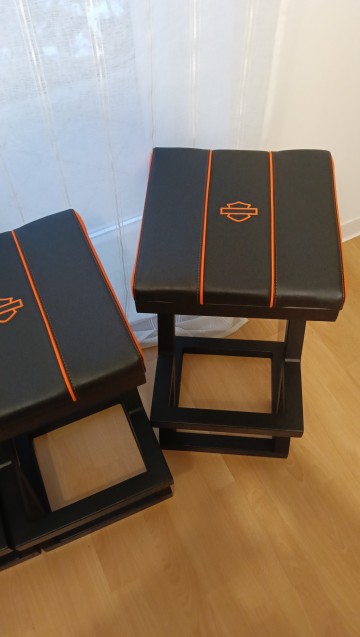 Krzesła barowe hokery