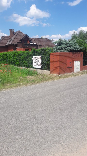 Sprzedam działkę w miejscowo,ści - Kraśnica // - CHORZEŃ -