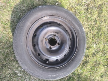 Sprzedam felgi stalowe z oponami