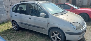 Sprzedam samoch&oacute;d renault megane scenic 1.6