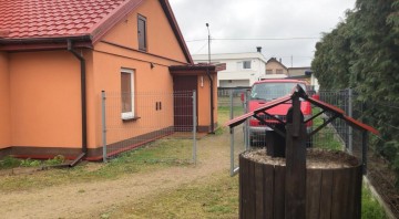 nieruchomość w Turku z 2 budynkami 40 i 100 metr&oacute;w