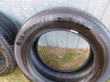 Sprzedam 2 opony letnie 215/60R17