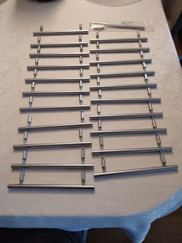 Witam, sprzedam używane uchwyty do mebli kuchennych