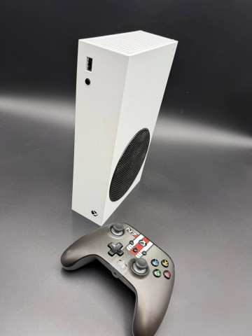 Konsola Xbox series S 512 GB  Model 1883 Stan: bardzo dobry,
