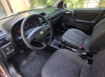 Opla Astrę 1.8 16v benzyna rocznik 2001.