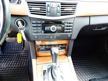 MERCEDES E-212 KOMBI ZAMIANA