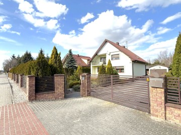 dom w Ślesinie sprzedam