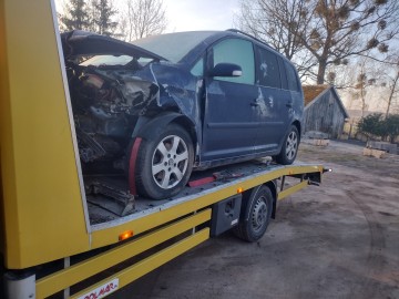 Pomoc drogowa 24h/7 Transport lawetą/