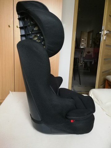 Odsprzedam firmowy fotelik dziecięcy samochodowy 0 - 18 kg