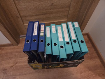 Segregator na dokumenty A4, A5 ponad 100 szt VauPe, Berlitz