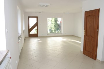 Sprzedam lub  wynajmę ładny lokal dobru punkt w Słupcy