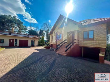 Dom wolnostojący 145 m² z zagospodarowanym ogrodem i dużą dz