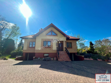 Dom wolnostojący 145 m² z zagospodarowanym ogrodem i dużą dz