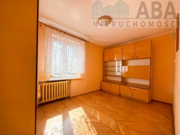 DOM Z DUŻĄ DZIAŁKĄ NAROŻNIKOWĄ – IDEALNY DLA RODZINY