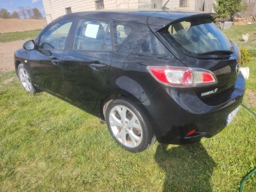 Sprzedam Mazda 3 1,6 benzyna 2011r.Cena 19500 zl