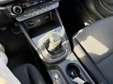Hyundai Kona BENZYNA Klimatronik Nawigacja Kamera Ledy HAK
