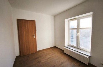 Wynajmę 3-pok. mieszkanie z balkonem, umeblowane, I piętro