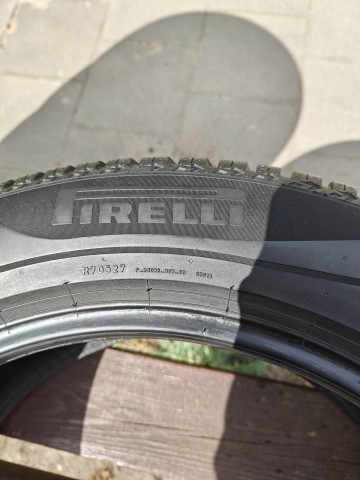 Sprzedam 4 opony wielosezonowe Pirelli 225/55/18 102V