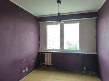 Sprzedam 3 pokoje z balkonem .Okazja!!!