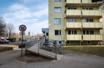 Mieszkanie 2-pok., duży balkon, bdb. lokalizacja, os. Zatorz ...