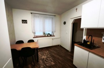 Na sprzedaż dom z dużym garażem i budynkiem do prowadzenia d ...