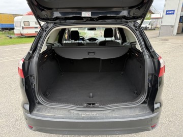 Ford Focus BENZYNA Klimatronik Nawigacja Tempomat HAK
