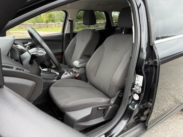 Ford Focus BENZYNA Klimatronik Nawigacja Tempomat HAK