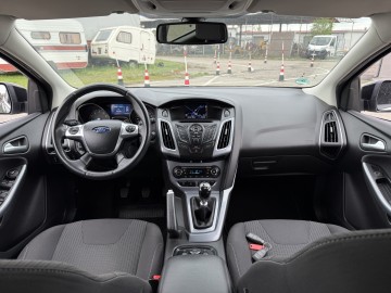 Ford Focus BENZYNA Klimatronik Nawigacja Tempomat HAK