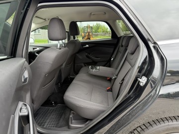 Ford Focus BENZYNA Klimatronik Nawigacja Tempomat HAK