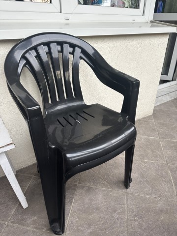 Krzesło ogrowowe krzesła plastikowe 2 sztuki za 60zł