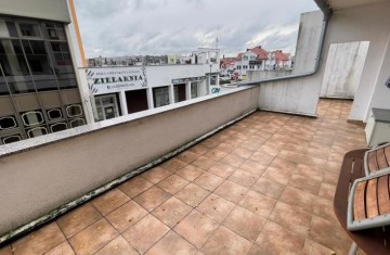 Sprzedam 4 pokojowe mieszkanie, 1 piętro, taras, garaż -ul. ...