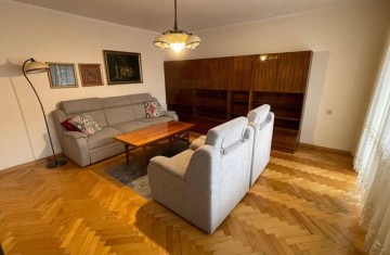 Sprzedam 4 pokojowe mieszkanie, 1 piętro, taras, garaż -ul. ...