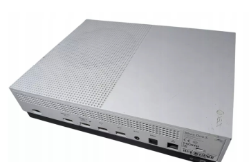 XBOX ONE S MODEL 1681 + PAD
