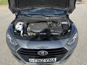 Hyundai i40 1.6 BENZYNA Klimatronik Nawigacja Kamera Ledy