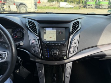 Hyundai i40 1.6 BENZYNA Klimatronik Nawigacja Kamera Ledy