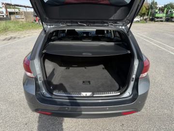 Hyundai i40 1.6 BENZYNA Klimatronik Nawigacja Kamera Ledy