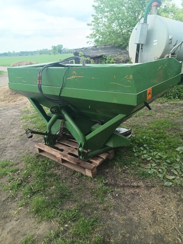 Rozsiewacz amazone 1501 zau