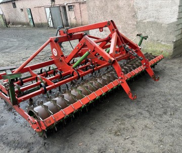 Agregat uprawowo siewny Unia Ares 3m wał pakera