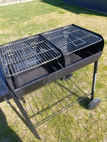 Grill węglowy