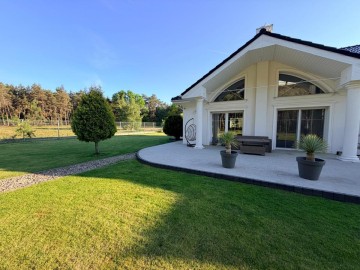 Sprzedam dom z garażem, ogrodem oraz lasem-Lisiec Mały