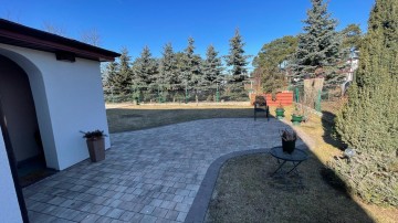 Sprzedam dom piętrowy -po remoncie-5 pokoi -działka 700m2