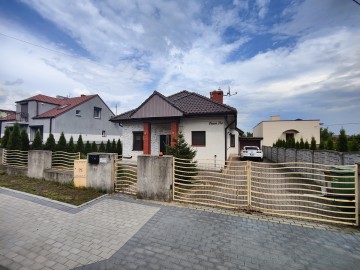 Sprzedam parterowy dom na osiedlu pod miastem, Posada
