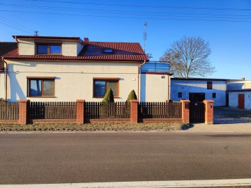 Sprzedam dom po remoncie, 6 pokoi, działka 625m2, garaż