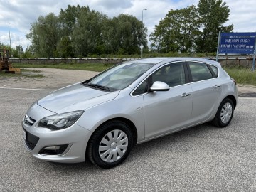 Opel Astra 1.4 BENZYNA Klimatronik Tempomat Ledy Bluetooth