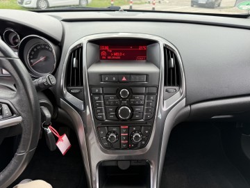 Opel Astra 1.4 BENZYNA Klimatronik Tempomat Ledy Bluetooth